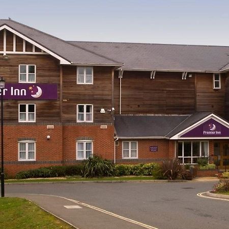Premier Inn Isle Of Wight Newport  Exterior photo