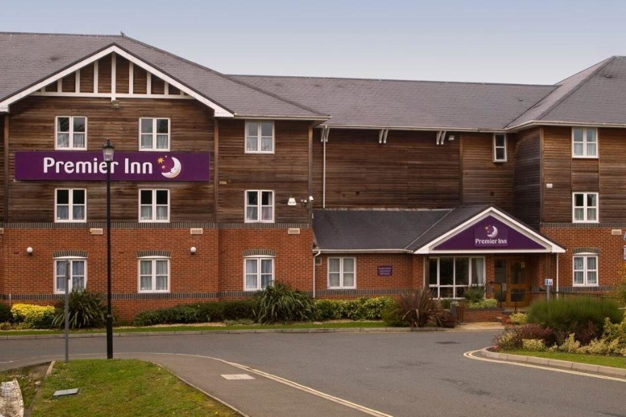 Premier Inn Isle Of Wight Newport  Exterior photo