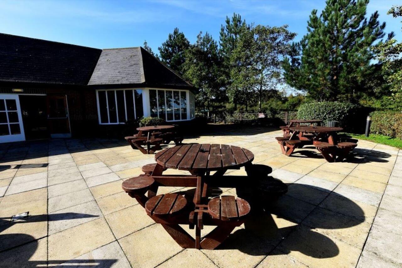 Premier Inn Isle Of Wight Newport  Exterior photo