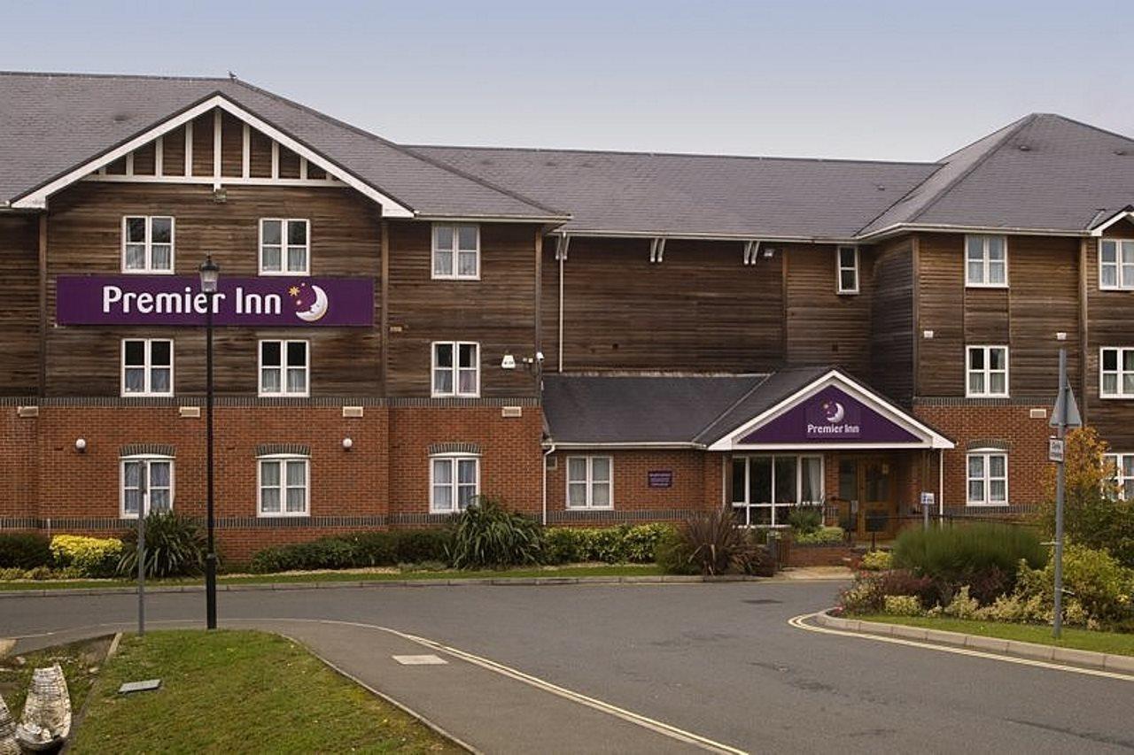 Premier Inn Isle Of Wight Newport  Exterior photo