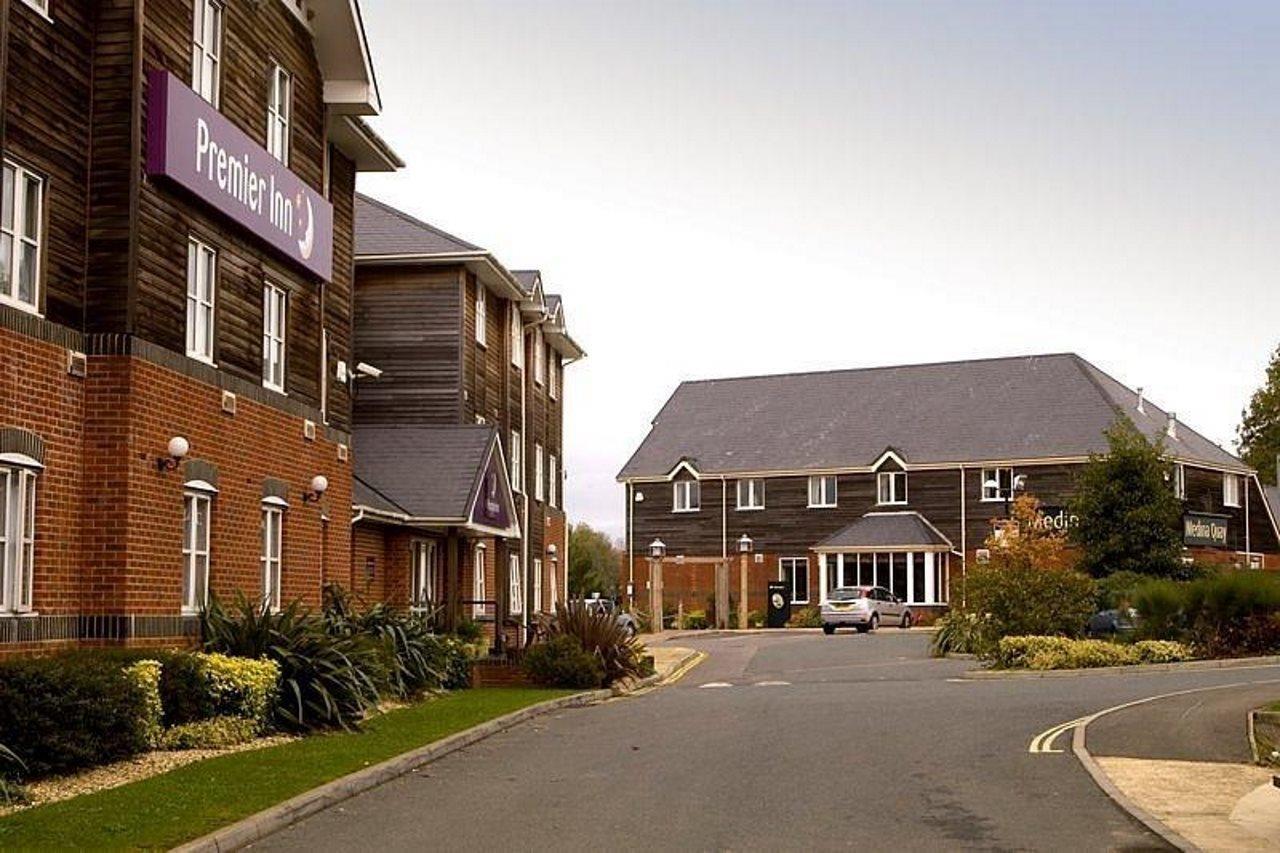 Premier Inn Isle Of Wight Newport  Exterior photo